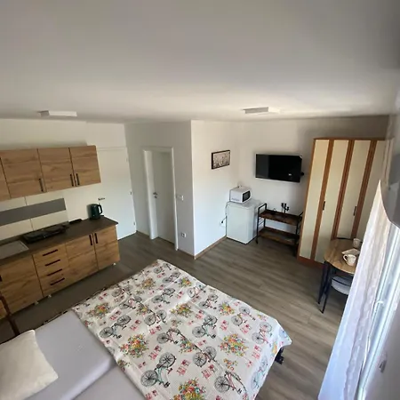 アパート Asi 1 I Asi 2 *